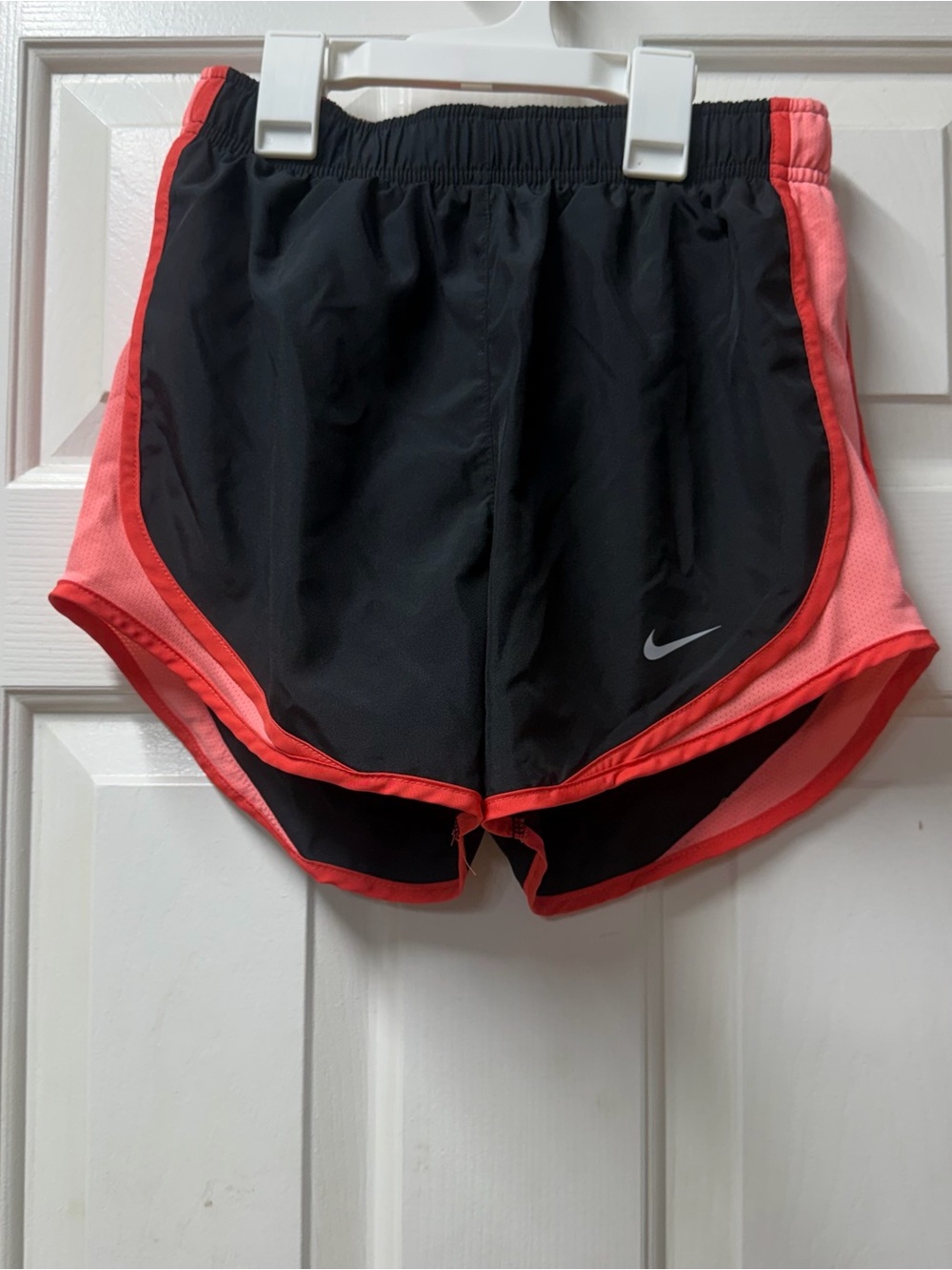 Nike Women's Black and Coral-Red Athletic Running Shorts xs